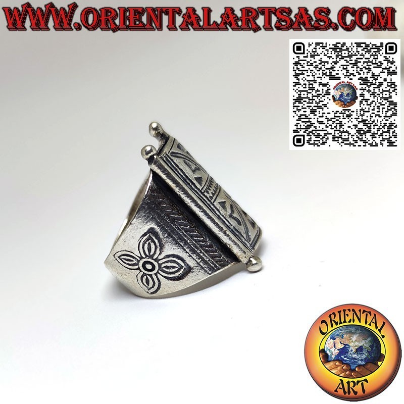 Anello in argento a fascia tribale intagliato fatto a mano dai Karen