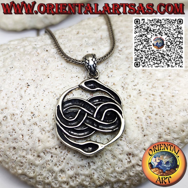 Silberner Anhänger von Auryn. Talisman mit magischer Kraft für den Träger
