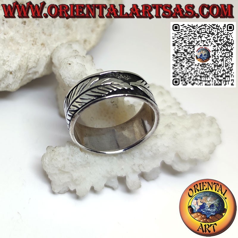 Bague en argent de 9 mm. avec deux plumes en bas relief
