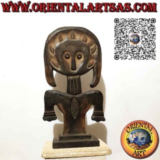 Totem della Papua raffigurante  antica primitiva divinità ancestrale