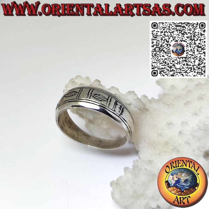 Silver crescent band ring with handmade geometric engravings