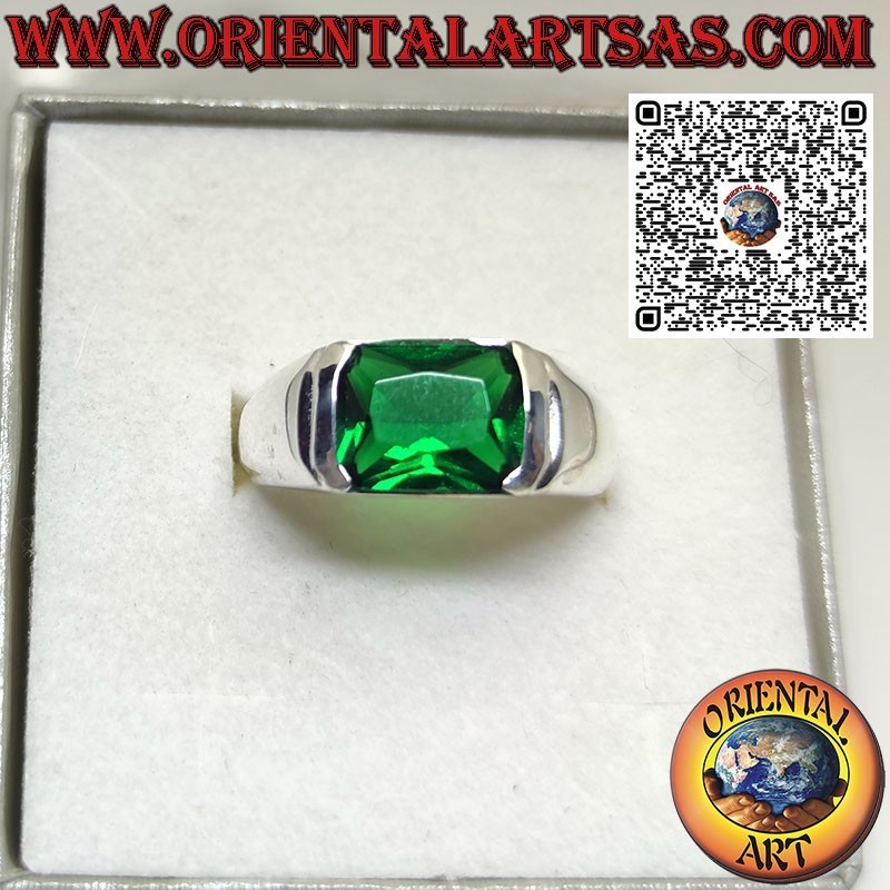 Anello in argento con Smeraldo sintetico rettangolare incastonato di traverso