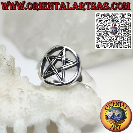 Ring aus 925er Silber mit im Kreis geschnitztem Pentagrammstern
