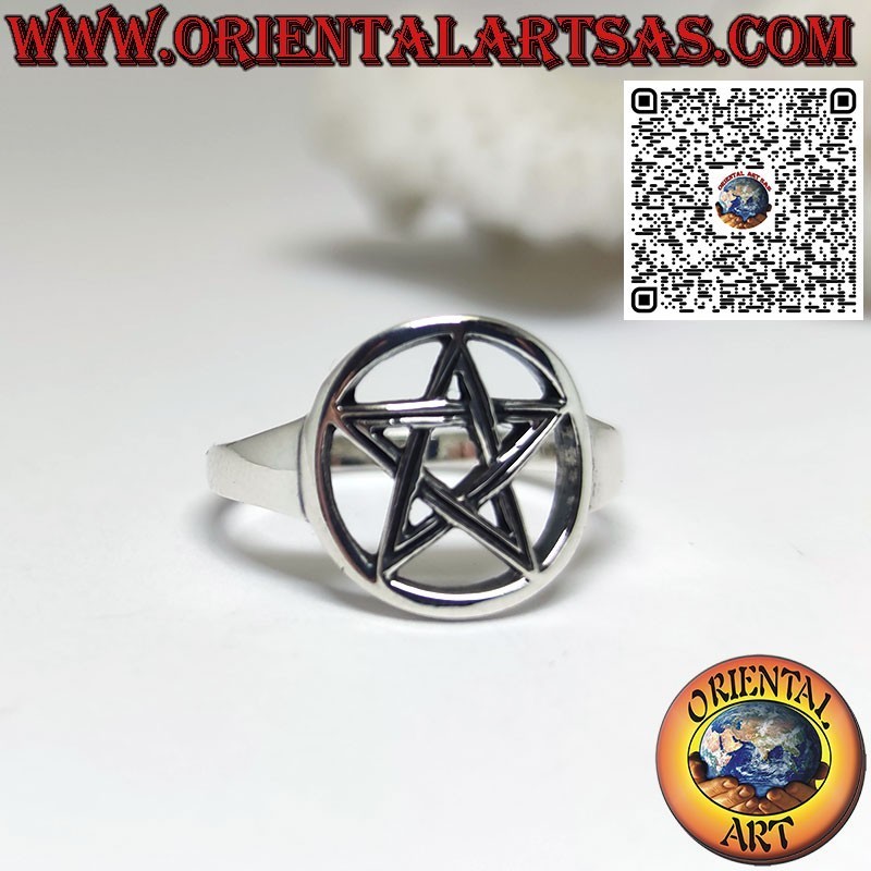 Ring aus 925er Silber mit im Kreis geschnitztem Pentagrammstern