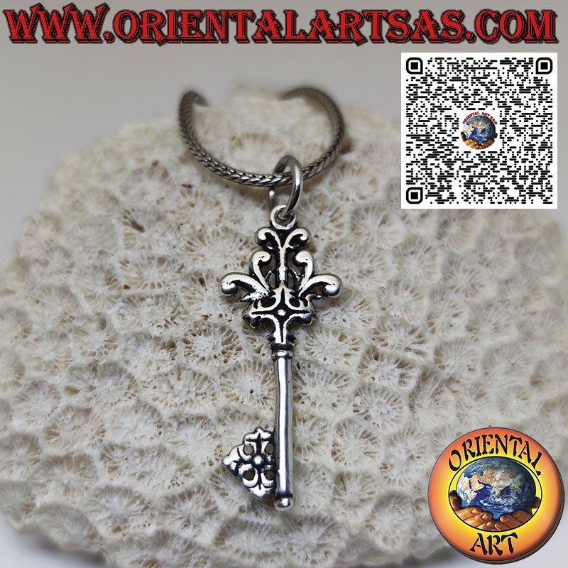 925 silver pendant in the shape of an ancient Florentine key with lily