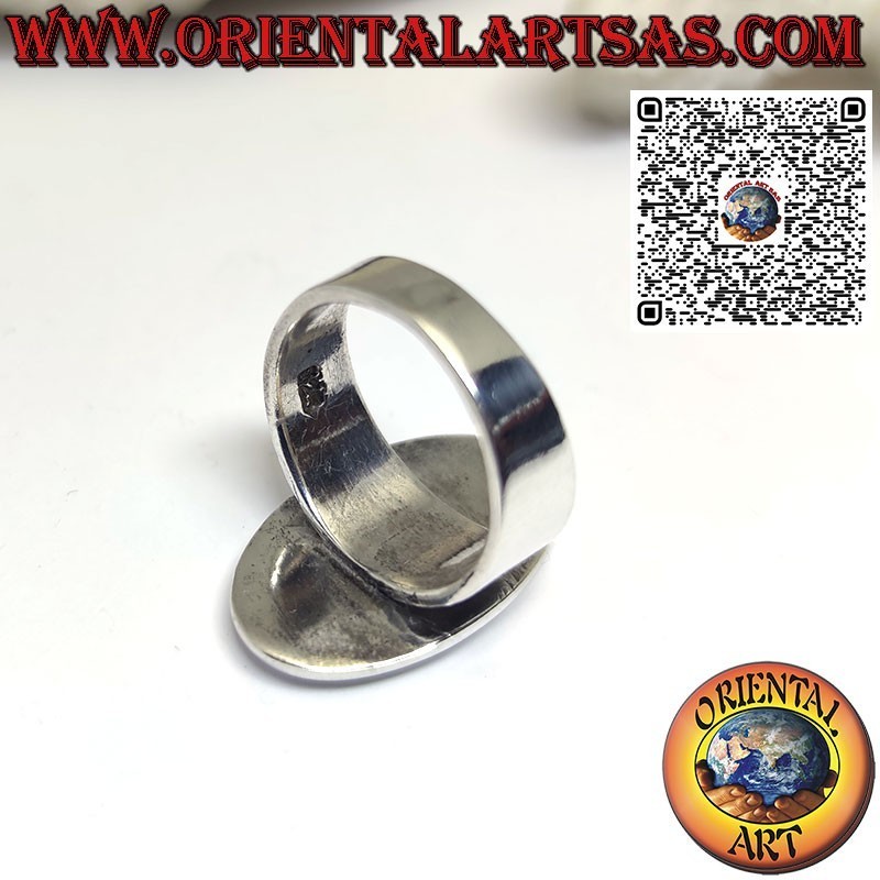 Anillo de plata con banda ancha y nácar ovalado con borde liso