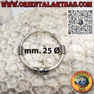 Pendiente aro de plata con esfera y 3 inserciones de alambre de 25 mm.