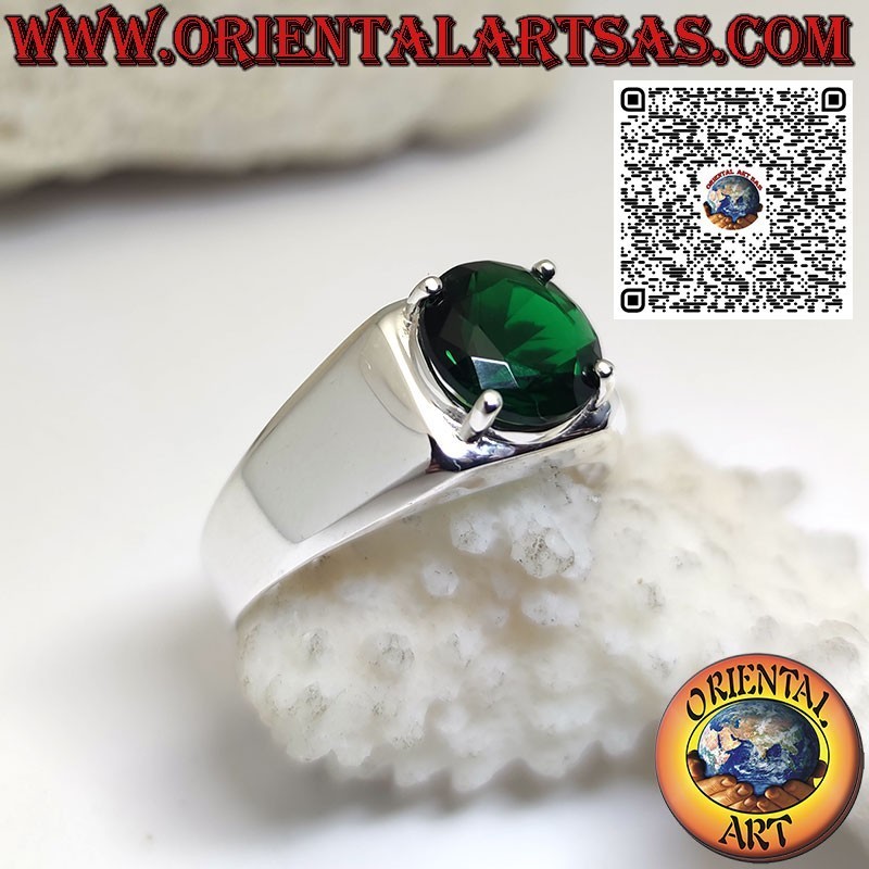 Anillo de plata con esmeralda sintética redonda engastada en 4 puntas