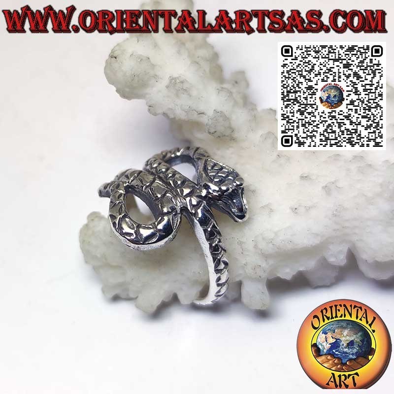 Enveloping and sinuous cobra ring made of solid 925 ‰ silver