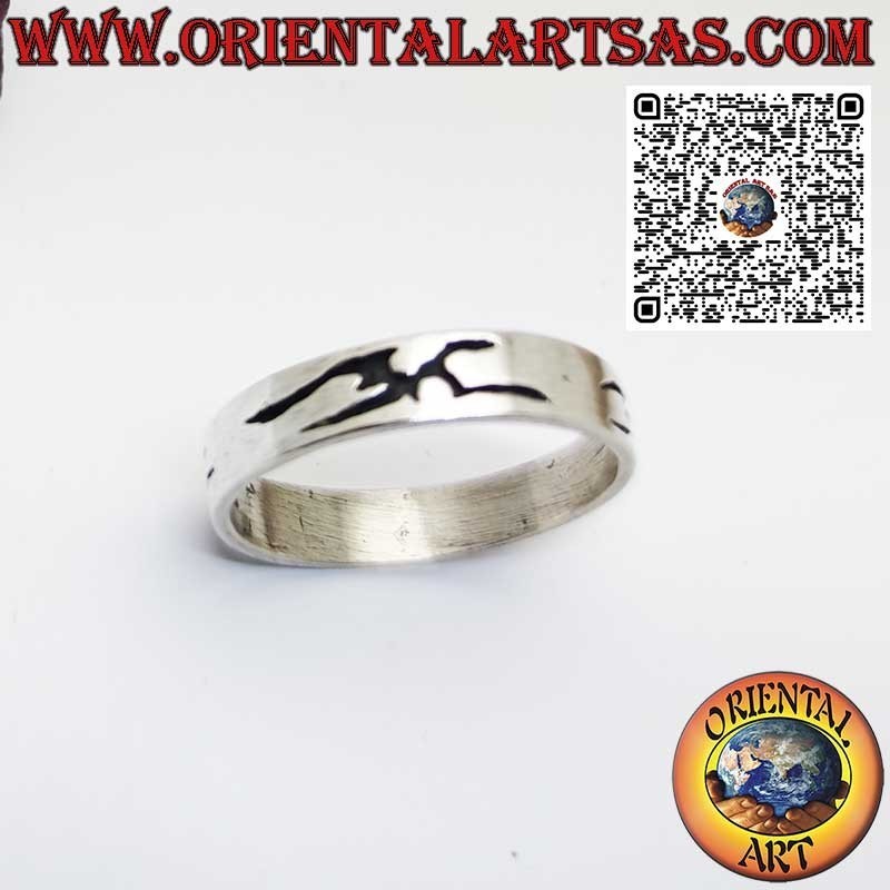 925 silver band ring with tribal engravings carved into it