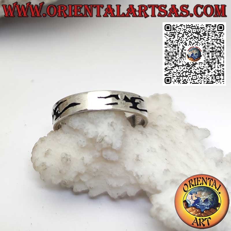 925 silver band ring with tribal engravings carved into it