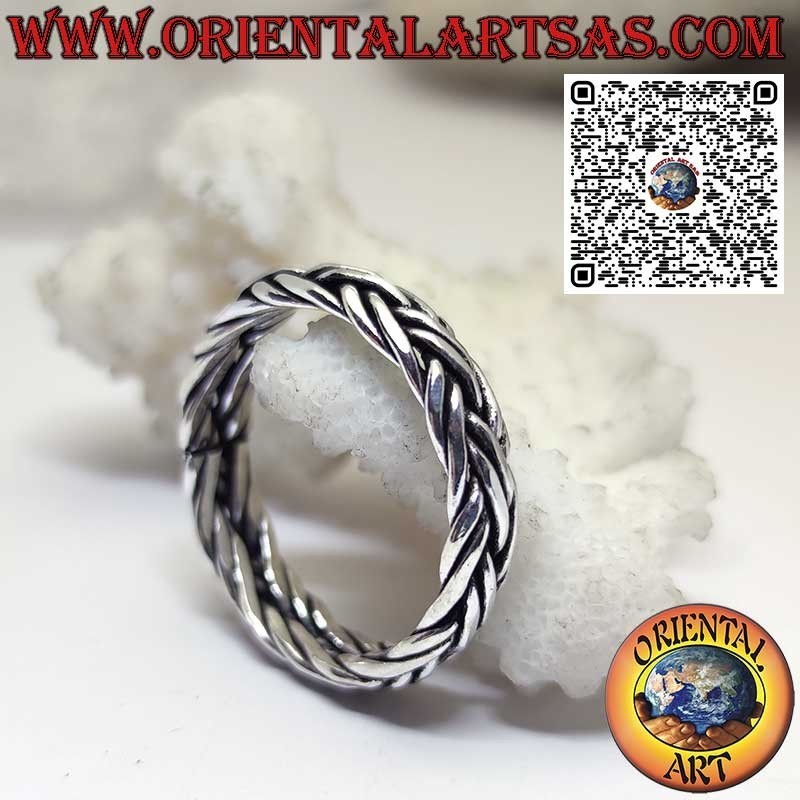 Silver band ring with a pair of intertwined wires from 5 mm. length