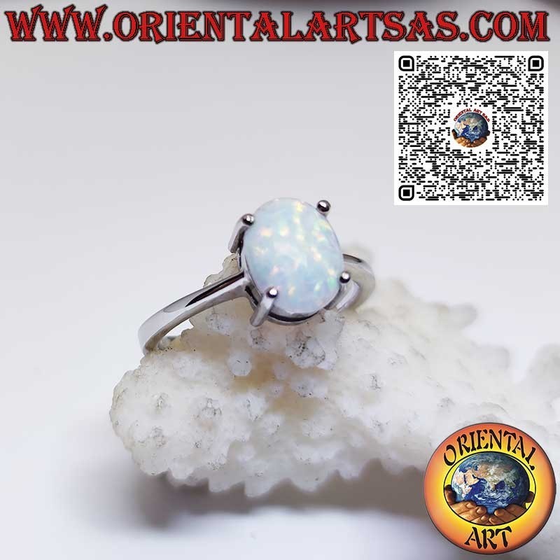 Bague en argent avec opale arlequin ovale, sertie de 4 griffes