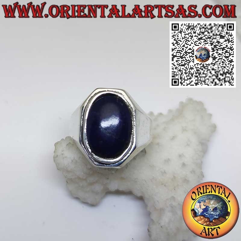 Anillo de plata con lapislázuli natural ovalado y marco perfilado.