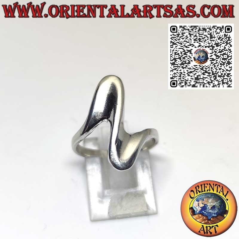 Ring in solid silver with a wavy shape in a free and modern style
