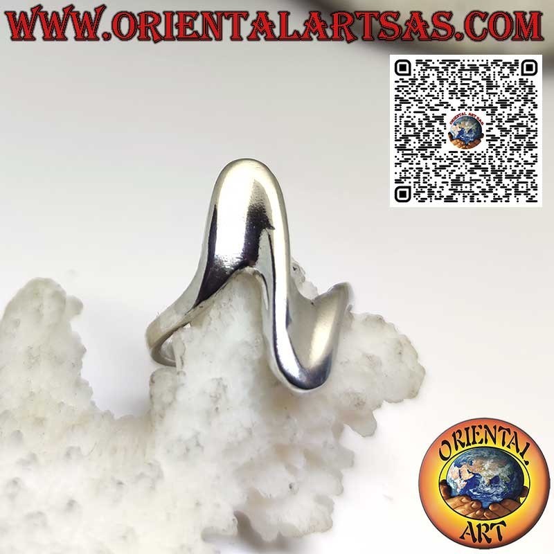 Ring in solid silver with a wavy shape in a free and modern style