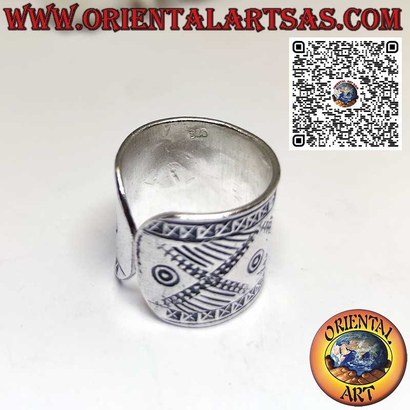 Anillo de plata, banda de 19 mm. con grabados hechos a mano Karen
