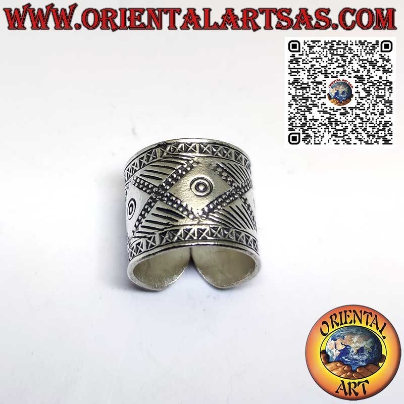 Silver ring, 19 mm band. with engravings handmade Karen