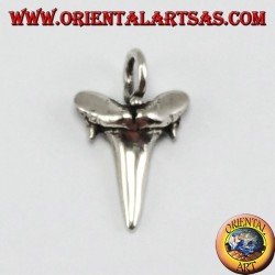 diente de tiburón colgante de plata