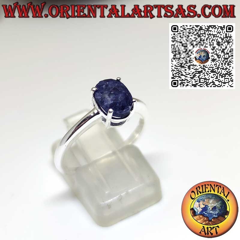 Bague en argent avec saphir ovale naturel serti de 4 griffes