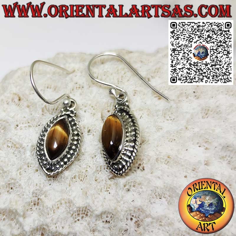 Orecchini in argento con occhio di tigre a navetta contornato da sfere