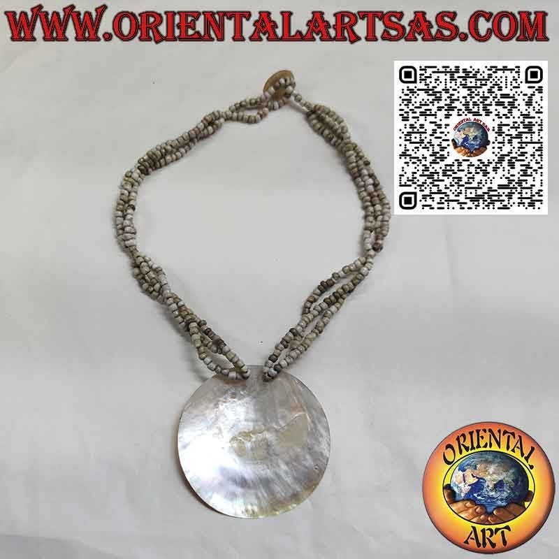 Collier ras de cou fait main avec grosse nacre ronde et perles