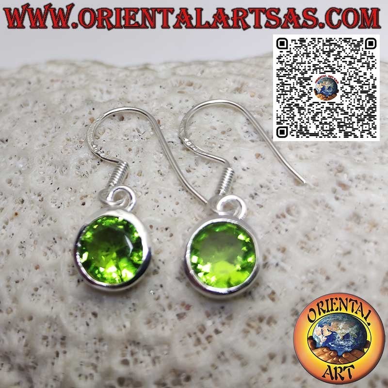 Silver earrings with round faceted peridot with simple edge