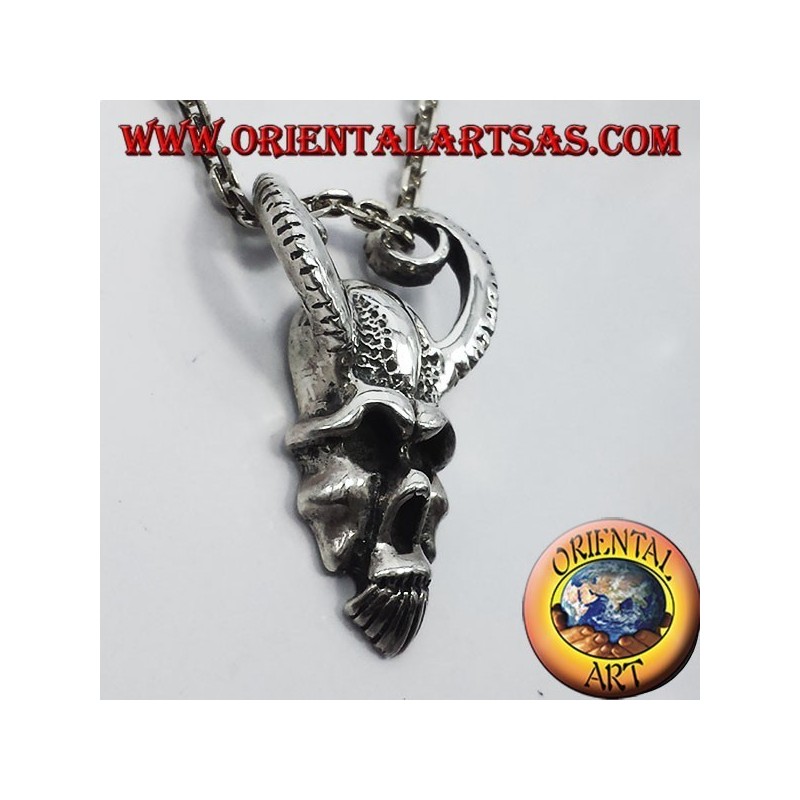 Pendentif crâne avec cornes de RAM, d'argent