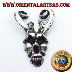 Pendentif crâne avec cornes de RAM, d'argent