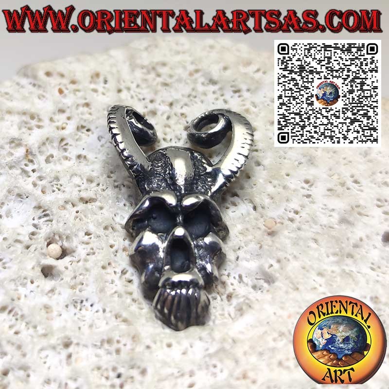 Colgante de plata maciza Cráneo humano con cuernos de carnero, Baphomet