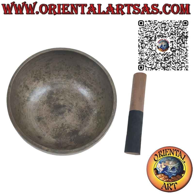 Antique handmade Tibetan singing bowl with clapper, 19 cm Ø, 1000 g, "SOL", 260 Hz