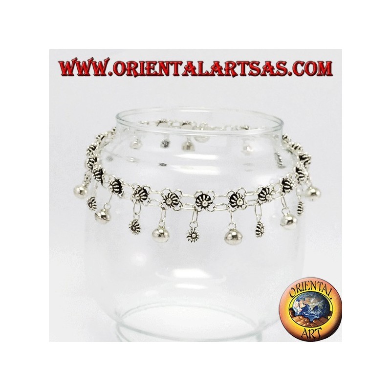 Argent cheville, des fleurs et des cloches