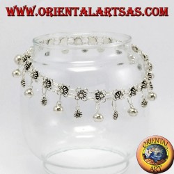 Argent cheville, des fleurs et des cloches