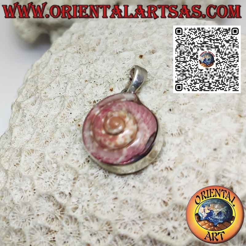 Silver pendant with pink astrea nautilus in smooth setting