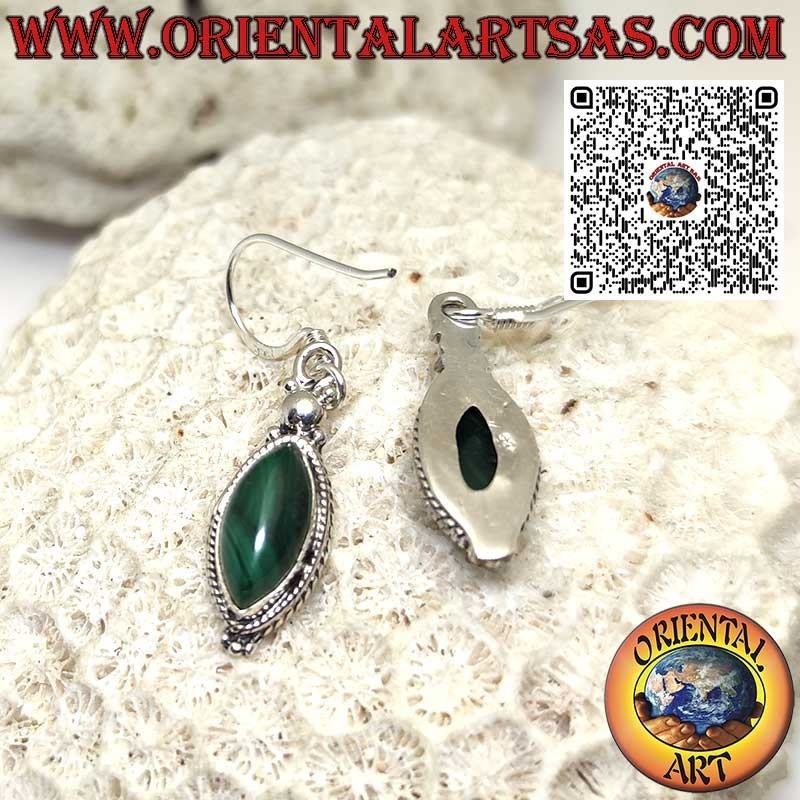Boucles d'oreilles en argent avec navette en malachite et bord tressé