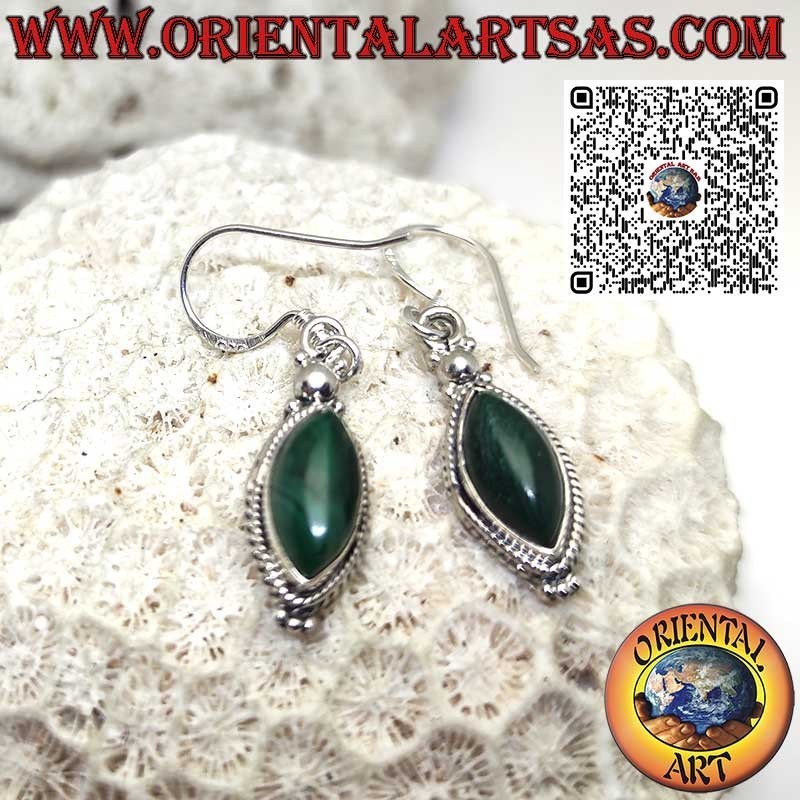Boucles d'oreilles en argent avec navette en malachite et bord tressé