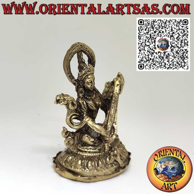 Wunderschöne Messingskulptur von Sarasvatī, der Göttin des Wissens und der Kunst