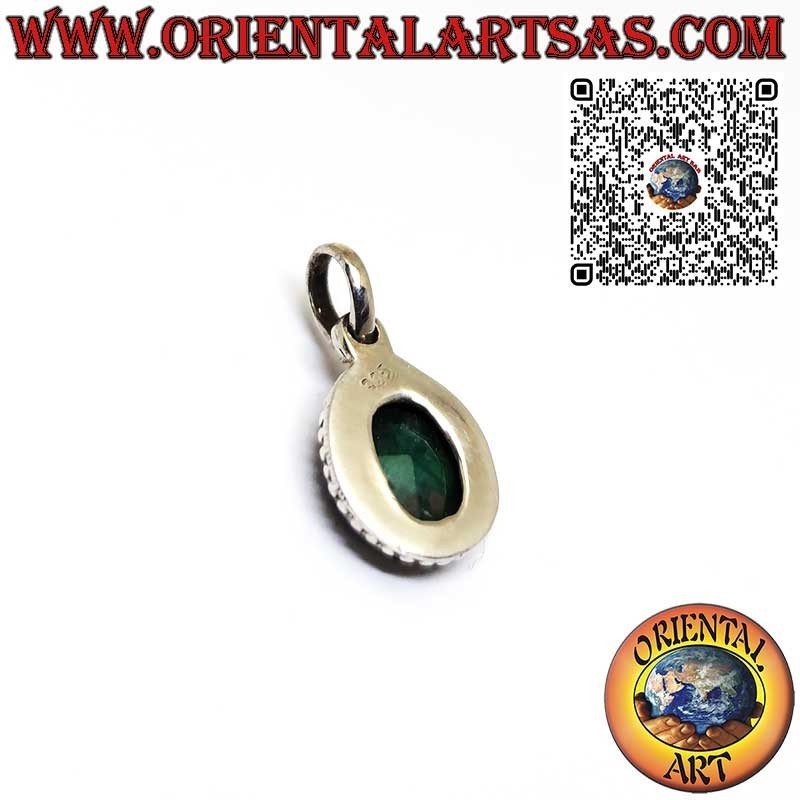 Pendentif en argent avec émeraude naturelle ovale entourée de points