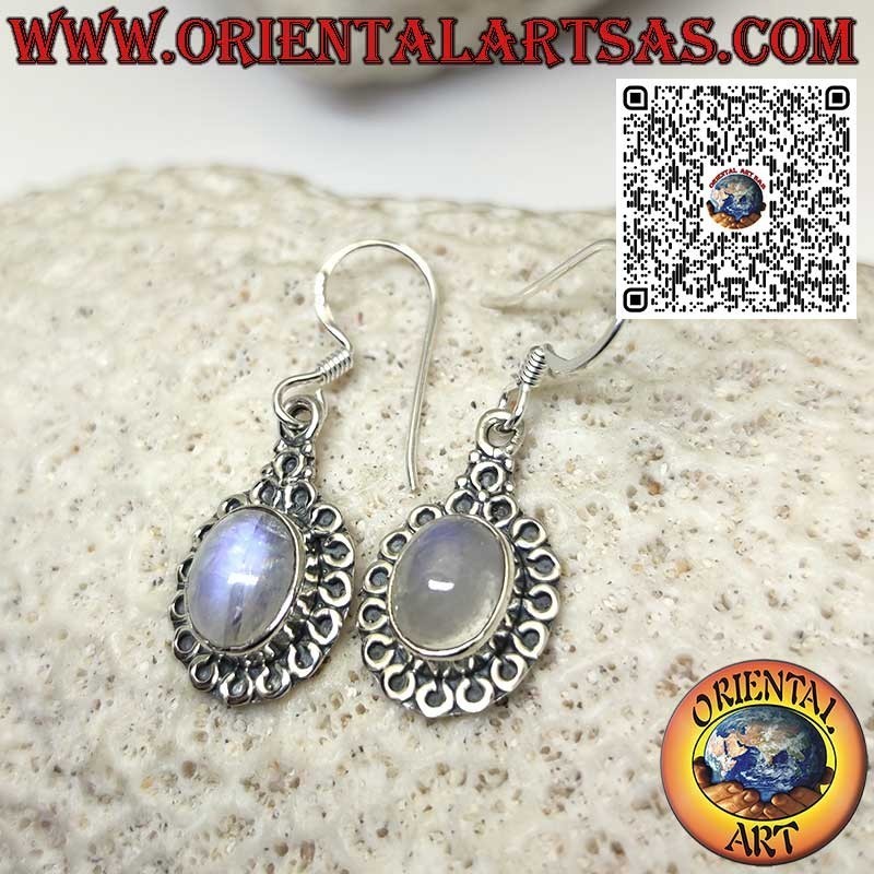 Pendientes de plata con piedra lunar ovalada rodeada de círculos