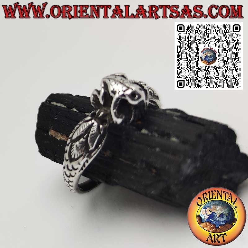 Bague en argent, la grenouille entre deux serpents cobra