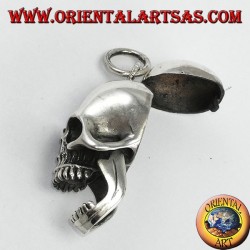 Pendentif en argent avec mandibule mobile et crâne ouvert