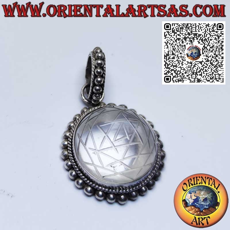 Pendentif en argent avec Sri Yantra gravé sur cristal de roche 20mm.Ø