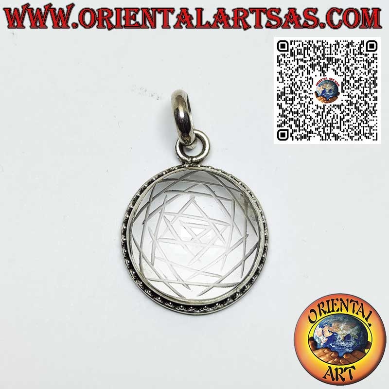 Ciondolo in argento con Sri Yantra inciso su cristallo di rocca 18mm.Ø