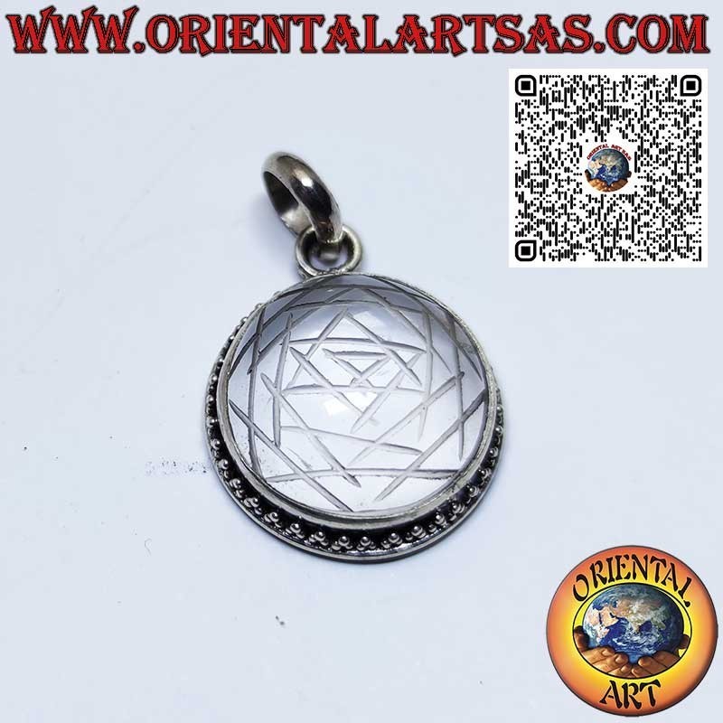 Silberanhänger mit Sri Yantra auf Bergkristall eingraviert 18mm.Ø