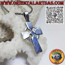 Colgante de cruz celta clásica lisa de plata 925.