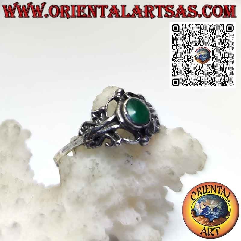Bague en argent avec agate verte ronde et décorations baroques, petite