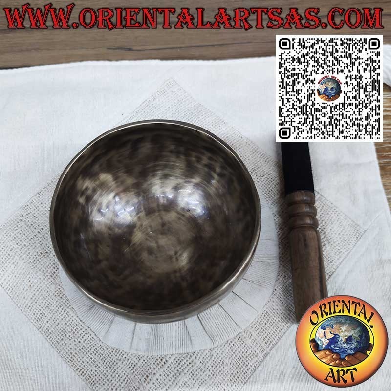 Tibetan bowl, 15 cm Ø, 329 Hz, weight 675 g, complete with traditional striker.