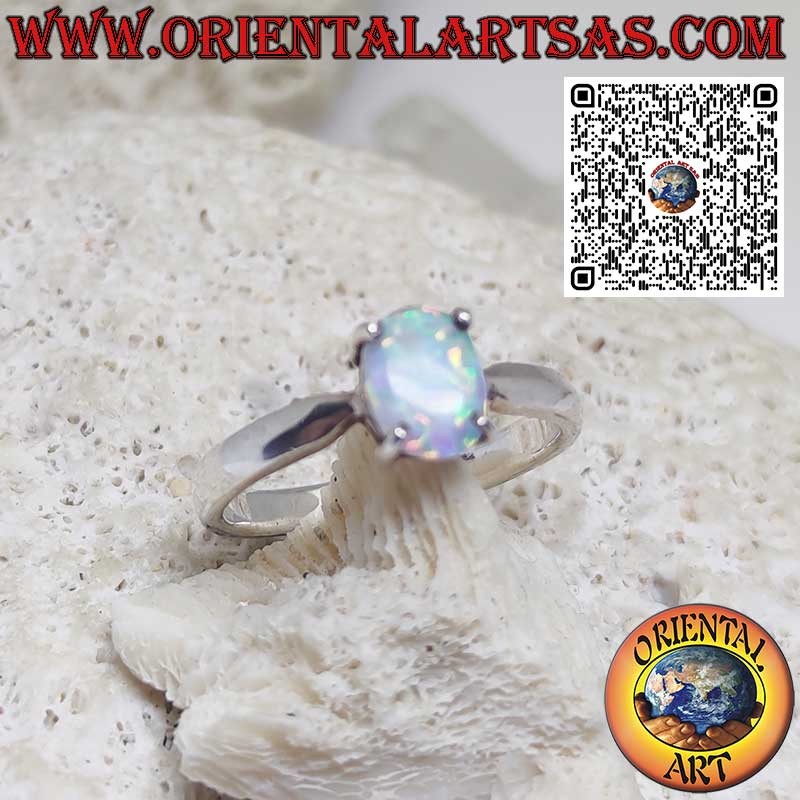 Bague en argent avec opale arlequin ovale sertie par 4 griffes