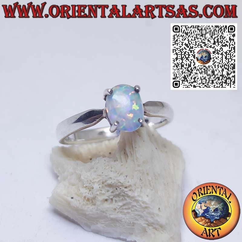 Anillo de plata con ópalo arlequín ovalado engastado con 4 garras