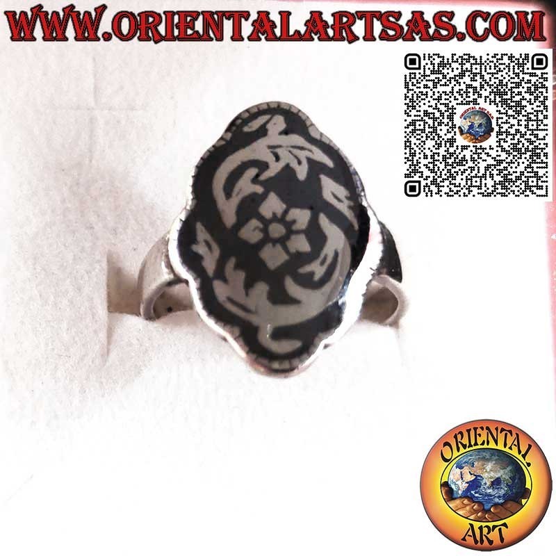Anello in argento con decori floreali in Niello realizzato a mano